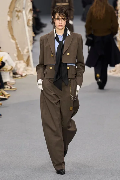 Look 39